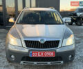 Сірий Шкода Octavia Scout, об'ємом двигуна 2 л та пробігом 251 тис. км за 11750 $, фото 3 на Automoto.ua