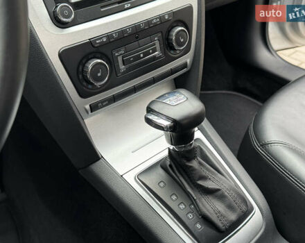 Серый Шкода Октавия Скаут, объемом двигателя 2 л и пробегом 175 тыс. км за 12999 $, фото 55 на Automoto.ua