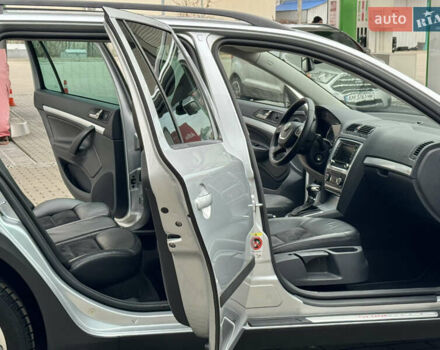 Серый Шкода Октавия Скаут, объемом двигателя 2 л и пробегом 175 тыс. км за 12999 $, фото 42 на Automoto.ua