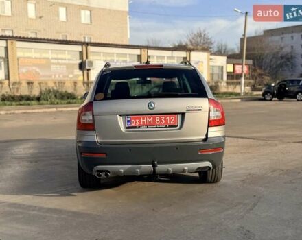 Серый Шкода Октавия Скаут, объемом двигателя 2 л и пробегом 191 тыс. км за 13600 $, фото 22 на Automoto.ua