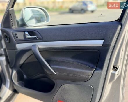 Серый Шкода Октавия Скаут, объемом двигателя 2 л и пробегом 191 тыс. км за 13600 $, фото 30 на Automoto.ua