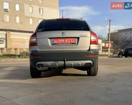 Серый Шкода Октавия Скаут, объемом двигателя 2 л и пробегом 191 тыс. км за 13600 $, фото 23 на Automoto.ua