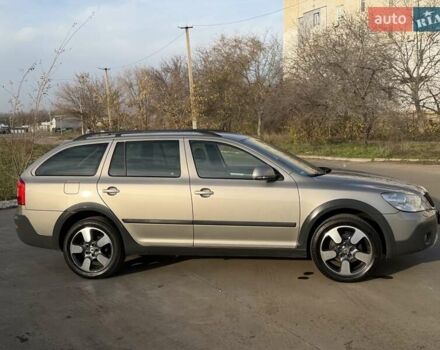 Серый Шкода Октавия Скаут, объемом двигателя 2 л и пробегом 191 тыс. км за 13600 $, фото 8 на Automoto.ua