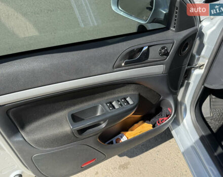 Сірий Шкода Octavia Scout, об'ємом двигуна 2 л та пробігом 260 тис. км за 9200 $, фото 9 на Automoto.ua