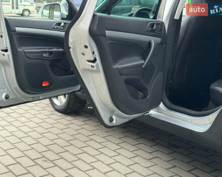 Серый Шкода Октавия Скаут, объемом двигателя 2 л и пробегом 175 тыс. км за 12999 $, фото 60 на Automoto.ua