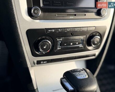 Серый Шкода Октавия Скаут, объемом двигателя 2 л и пробегом 191 тыс. км за 13600 $, фото 50 на Automoto.ua