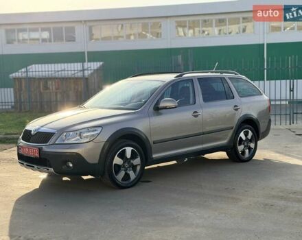 Серый Шкода Октавия Скаут, объемом двигателя 2 л и пробегом 191 тыс. км за 13600 $, фото 16 на Automoto.ua