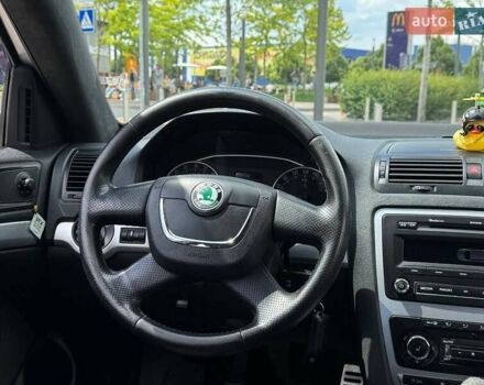 Серый Шкода Октавия Скаут, объемом двигателя 1.97 л и пробегом 253 тыс. км за 11490 $, фото 12 на Automoto.ua