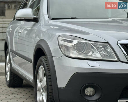 Серый Шкода Октавия Скаут, объемом двигателя 2 л и пробегом 175 тыс. км за 12999 $, фото 11 на Automoto.ua