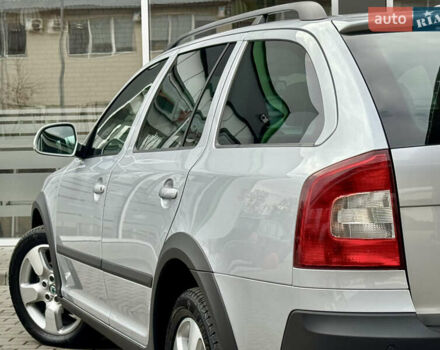 Серый Шкода Октавия Скаут, объемом двигателя 2 л и пробегом 175 тыс. км за 12999 $, фото 24 на Automoto.ua