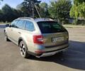 Шкода Октавия Скаут 2014 в Черновцах на Automoto.ua Серый Шкода Октавия Скаут, объемом двигателя 1.97 л и пробегом 192 тыс. км за 15950 $, фото 4 на Automoto.ua