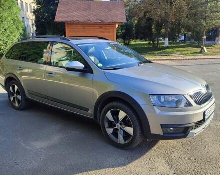 Шкода Октавия Скаут 2014 в Черновцах на Automoto.ua Серый Шкода Октавия Скаут, объемом двигателя 1.97 л и пробегом 192 тыс. км за 15950 $, фото 9 на Automoto.ua