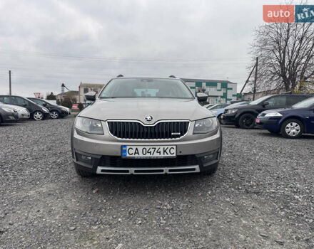 Серый Шкода Октавия Скаут, объемом двигателя 2 л и пробегом 220 тыс. км за 15700 $, фото 7 на Automoto.ua