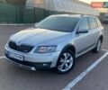 Серый Шкода Октавия Скаут, объемом двигателя 1.97 л и пробегом 315 тыс. км за 13200 $, фото 1 на Automoto.ua