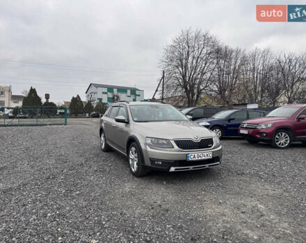 Серый Шкода Октавия Скаут, объемом двигателя 2 л и пробегом 220 тыс. км за 15700 $, фото 9 на Automoto.ua