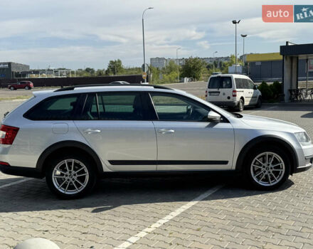 Сірий Шкода Octavia Scout, об'ємом двигуна 2 л та пробігом 290 тис. км за 15999 $, фото 4 на Automoto.ua