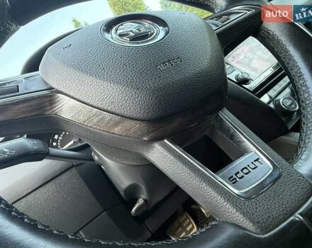 Сірий Шкода Octavia Scout, об'ємом двигуна 2 л та пробігом 216 тис. км за 15499 $, фото 35 на Automoto.ua