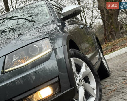 Серый Шкода Октавия Скаут, объемом двигателя 2 л и пробегом 251 тыс. км за 15950 $, фото 10 на Automoto.ua