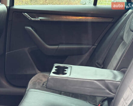 Серый Шкода Октавия Скаут, объемом двигателя 2 л и пробегом 251 тыс. км за 15950 $, фото 103 на Automoto.ua