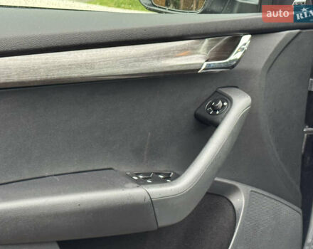 Серый Шкода Октавия Скаут, объемом двигателя 2 л и пробегом 251 тыс. км за 15950 $, фото 68 на Automoto.ua