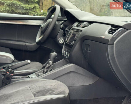 Серый Шкода Октавия Скаут, объемом двигателя 2 л и пробегом 251 тыс. км за 15950 $, фото 85 на Automoto.ua