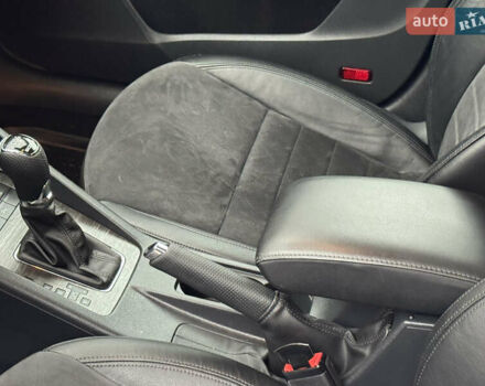 Серый Шкода Октавия Скаут, объемом двигателя 2 л и пробегом 251 тыс. км за 15950 $, фото 81 на Automoto.ua