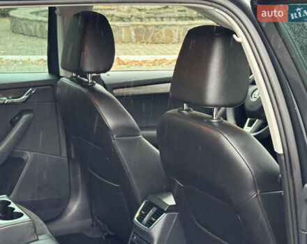 Серый Шкода Октавия Скаут, объемом двигателя 2 л и пробегом 251 тыс. км за 15950 $, фото 108 на Automoto.ua