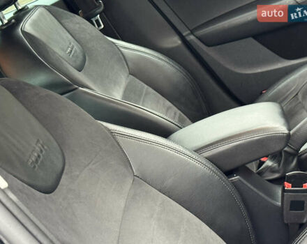 Серый Шкода Октавия Скаут, объемом двигателя 2 л и пробегом 251 тыс. км за 15950 $, фото 90 на Automoto.ua