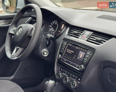 Серый Шкода Октавия Скаут, объемом двигателя 2 л и пробегом 251 тыс. км за 15950 $, фото 94 на Automoto.ua