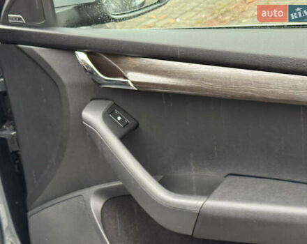 Серый Шкода Октавия Скаут, объемом двигателя 2 л и пробегом 251 тыс. км за 15950 $, фото 83 на Automoto.ua