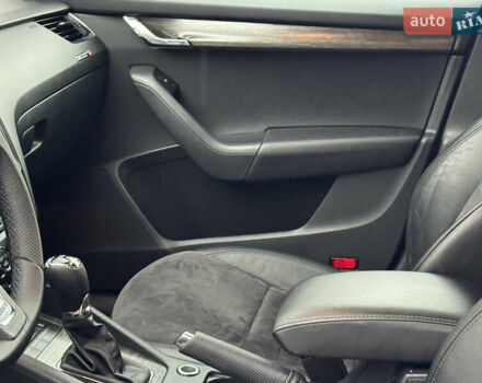 Серый Шкода Октавия Скаут, объемом двигателя 2 л и пробегом 251 тыс. км за 15950 $, фото 74 на Automoto.ua