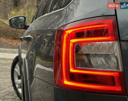 Серый Шкода Октавия Скаут, объемом двигателя 2 л и пробегом 251 тыс. км за 15950 $, фото 62 на Automoto.ua