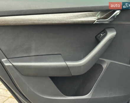 Серый Шкода Октавия Скаут, объемом двигателя 2 л и пробегом 251 тыс. км за 15950 $, фото 97 на Automoto.ua