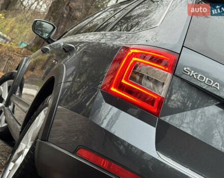 Серый Шкода Октавия Скаут, объемом двигателя 2 л и пробегом 251 тыс. км за 15950 $, фото 58 на Automoto.ua