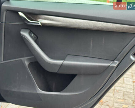 Серый Шкода Октавия Скаут, объемом двигателя 2 л и пробегом 251 тыс. км за 15950 $, фото 106 на Automoto.ua