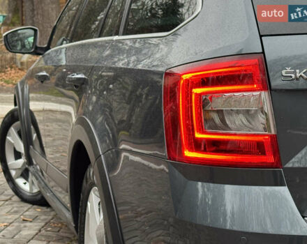 Серый Шкода Октавия Скаут, объемом двигателя 2 л и пробегом 251 тыс. км за 15950 $, фото 60 на Automoto.ua