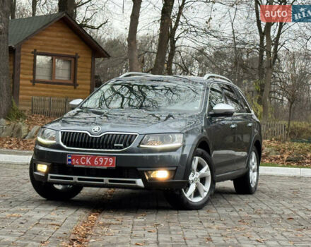 Серый Шкода Октавия Скаут, объемом двигателя 2 л и пробегом 251 тыс. км за 15950 $, фото 2 на Automoto.ua