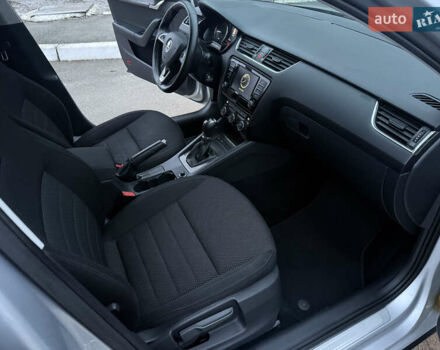 Сірий Шкода Octavia Scout, об'ємом двигуна 2 л та пробігом 270 тис. км за 15700 $, фото 9 на Automoto.ua