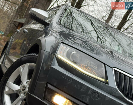 Серый Шкода Октавия Скаут, объемом двигателя 2 л и пробегом 251 тыс. км за 15950 $, фото 22 на Automoto.ua