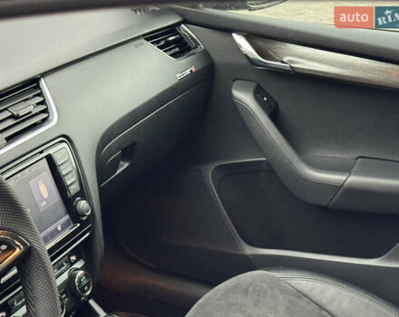 Серый Шкода Октавия Скаут, объемом двигателя 2 л и пробегом 251 тыс. км за 15950 $, фото 79 на Automoto.ua