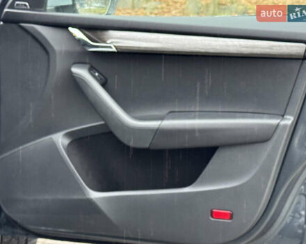 Серый Шкода Октавия Скаут, объемом двигателя 2 л и пробегом 251 тыс. км за 15950 $, фото 82 на Automoto.ua