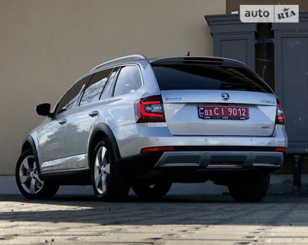 Сірий Шкода Octavia Scout, об'ємом двигуна 2 л та пробігом 199 тис. км за 17799 $, фото 60 на Automoto.ua