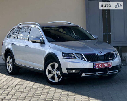 Сірий Шкода Octavia Scout, об'ємом двигуна 2 л та пробігом 199 тис. км за 17799 $, фото 10 на Automoto.ua