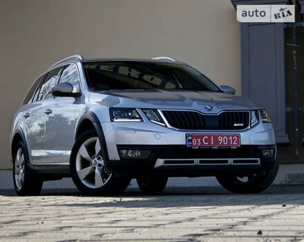 Сірий Шкода Octavia Scout, об'ємом двигуна 2 л та пробігом 199 тис. км за 17799 $, фото 13 на Automoto.ua