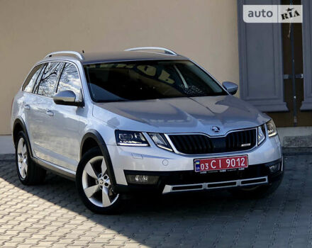 Сірий Шкода Octavia Scout, об'ємом двигуна 2 л та пробігом 199 тис. км за 17799 $, фото 9 на Automoto.ua