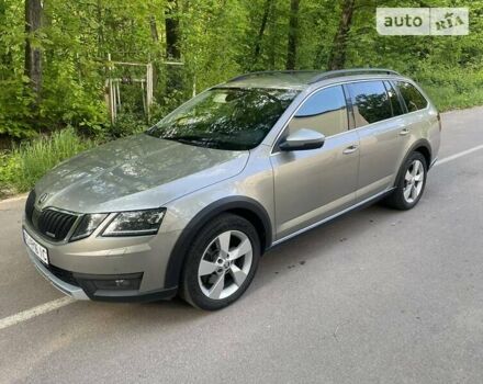 Сірий Шкода Octavia Scout, об'ємом двигуна 2 л та пробігом 260 тис. км за 17499 $, фото 8 на Automoto.ua