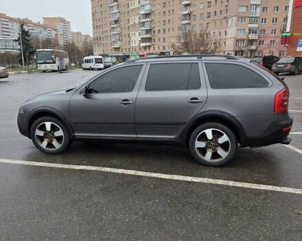 Серый Шкода Октавия Скаут, объемом двигателя 2 л и пробегом 319 тыс. км за 8200 $, фото 1 на Automoto.ua