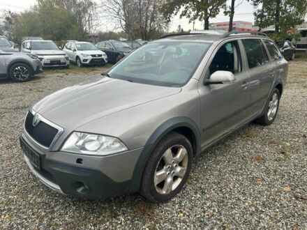 Шкода Октавия Скаут 2007 в Львове на Automoto.ua Серый Шкода Октавия Скаут, объемом двигателя 2 л и пробегом 297 тыс. км за 3800 $, фото 1 на Automoto.ua