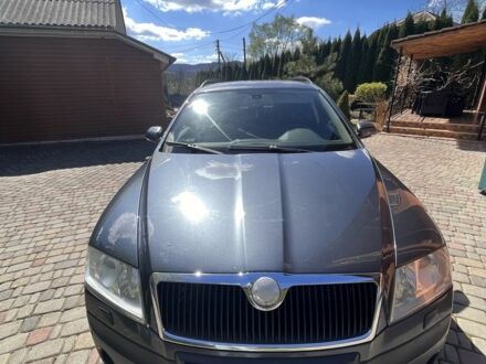 Серый Шкода Октавия Скаут, объемом двигателя 2 л и пробегом 300 тыс. км за 5200 $, фото 1 на Automoto.ua