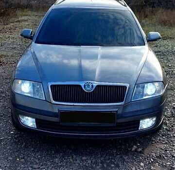 Серый Шкода Октавия Скаут, объемом двигателя 1.9 л и пробегом 384 тыс. км за 5400 $, фото 1 на Automoto.ua